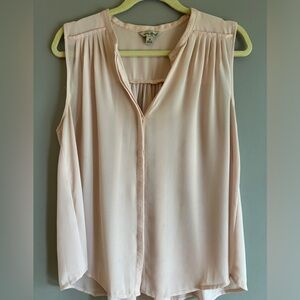 Sheer poly sleeveless blouse. Pale dusty pink. Lucky Brand size M